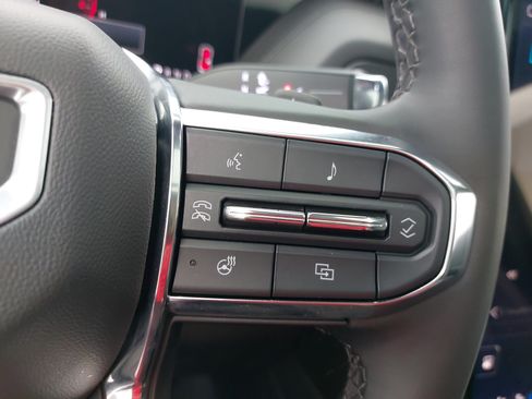 Used 2025 GMC Yukon Denali w/ Sun & Power Step Package AWD/4WD image 22