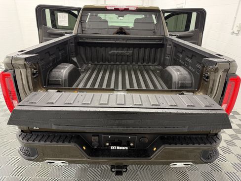 Used 2024 GMC Sierra 1500 AT4 w/ Technology Package AWD/4WD image 37