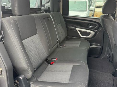 Used 2017 Nissan Titan SV RWD image 19