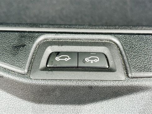 Used 2021 BMW X7 xDrive40i w/ M Sport Package image 12