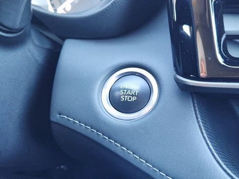 Used 2024 Toyota Highlander XLE image 8