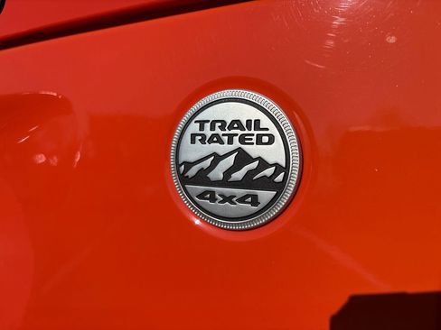 Used 2018 Jeep Wrangler Unlimited Sahara image 13