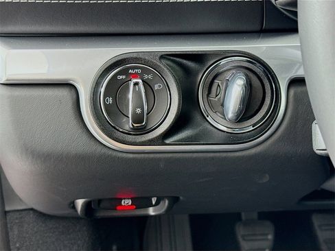 Used 2025 Porsche 718 Cayman image 16