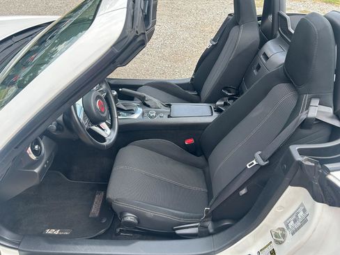 Used 2020 FIAT 124 Spider Classica w/ Technology Group RWD image 14