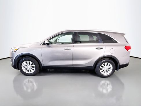 Used 2018 Kia Sorento FWD image 6