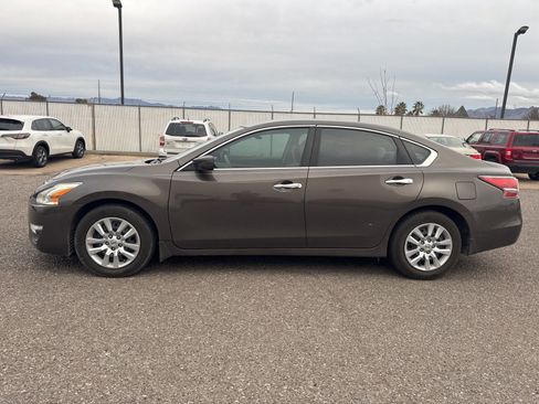 Used 2015 Nissan Altima 2.5 S w/ Power Driver Seat Package image 2