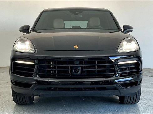 Used 2022 Porsche Cayenne AWD/4WD image 3