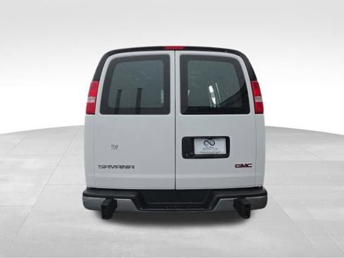 Used 2025 GMC Savana 2500 w/ Driver Convenience Package RWD image 4