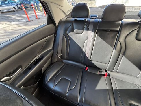 Used 2025 Hyundai Elantra Limited image 49