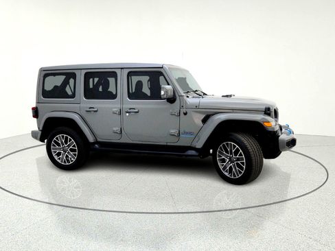 Used 2023 Jeep Wrangler Sahara image 6