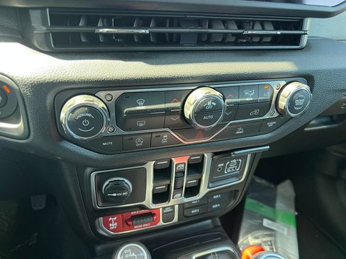 New 2026 Jeep Gladiator Sport AWD/4WD image 22