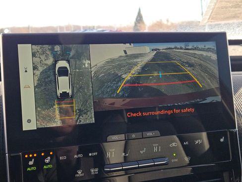 Used 2024 Subaru Solterra Limited image 25