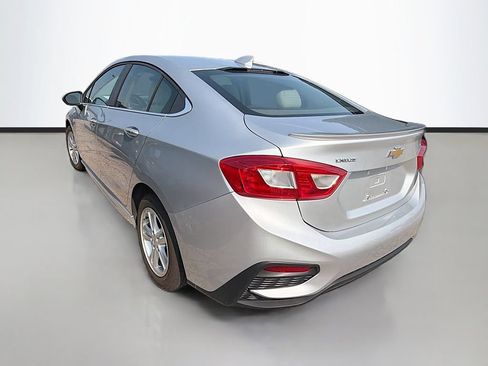 Used 2017 Chevrolet Cruze LT w/ Convenience Package FWD image 6