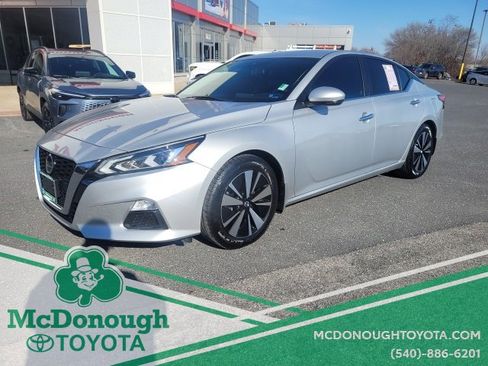 Used 2021 Nissan Altima 2.5 SV w/ SV Premium Package image 1