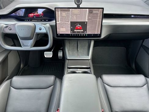 Used 2022 Tesla Model X Plaid image 15