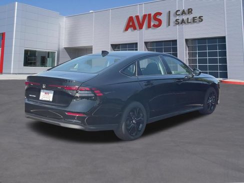 Used 2025 Honda Accord SE image 6