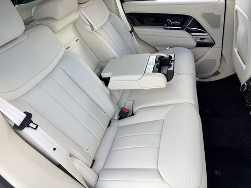 New 2026 Land Rover Range Rover SE image 12