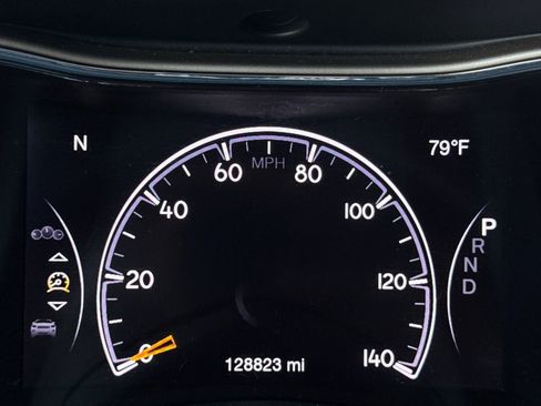 Used 2016 Jeep Grand Cherokee Limited image 11