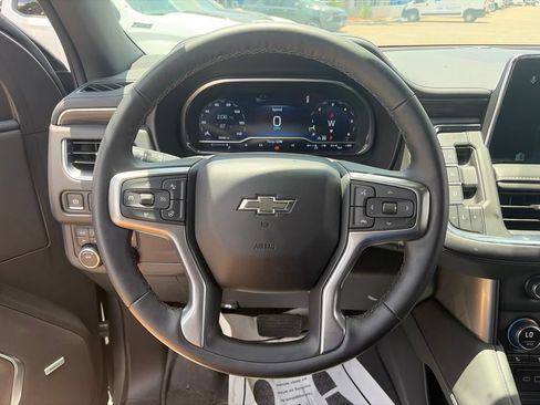 Used 2024 Chevrolet Tahoe Z71 w/ Luxury Package AWD/4WD image 9