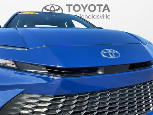 Used 2026 Toyota Camry SE w/ Convenience Package FWD image 16