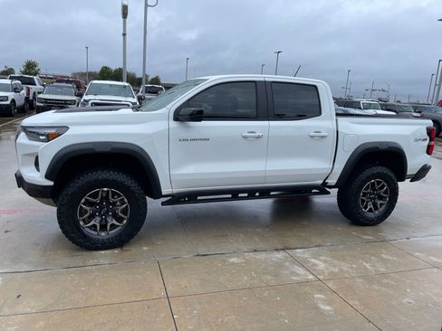 Used 2025 Chevrolet Colorado ZR2 image 2