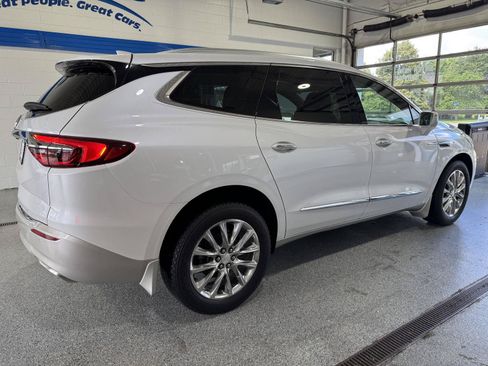 Used 2020 Buick Enclave Premium w/ Sun and Sites Package FWD image 13