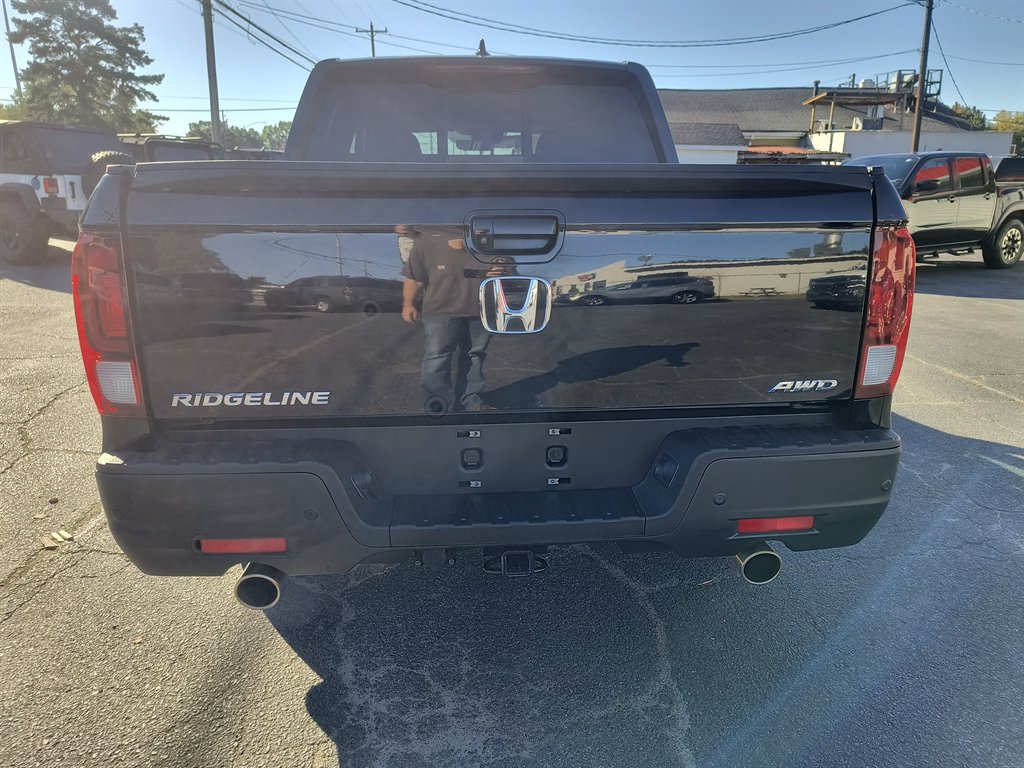 Used 2021 Honda Ridgeline Black Edition image 4