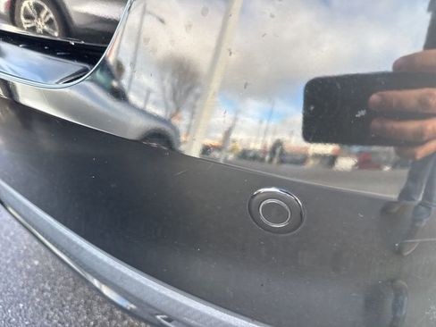 Used 2021 Nissan Versa SV image 5