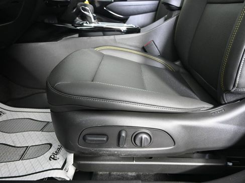 New 2026 Chevrolet Trax ACTIV w/ Driver Confidence Package FWD image 21