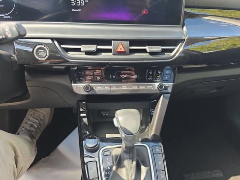Certified 2024 Kia Seltos X-Line AWD/4WD image 17