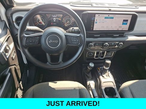 Used 2025 Jeep Wrangler Unlimited Sport AWD/4WD image 11