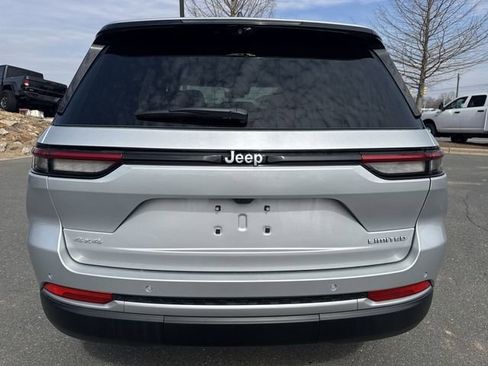 New 2026 Jeep Grand Cherokee Limited w/ Luxury Tech Group II AWD/4WD image 12