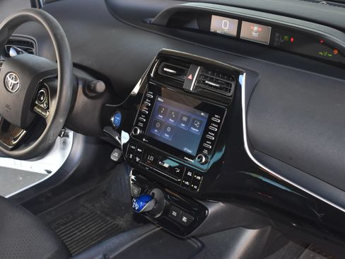 Used 2022 Toyota Prius LE FWD image 10