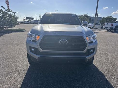 Used 2018 Toyota Tacoma SR image 9