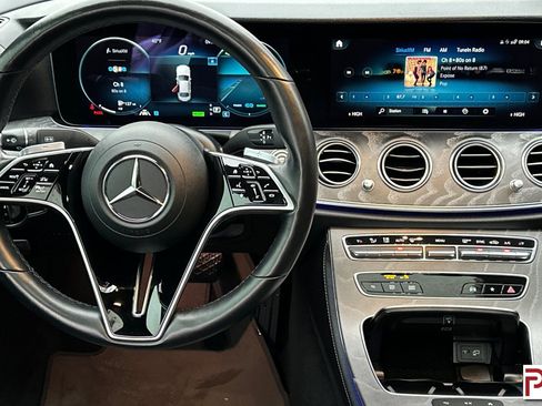 Used 2022 Mercedes-Benz E 450 4MATIC Sedan w/ Driver Assistance Package image 19