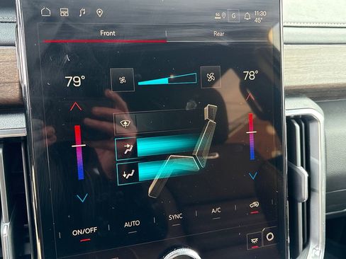 New 2026 GMC Acadia Denali Ultimate w/ LPO, Floor Liner Package AWD/4WD image 32