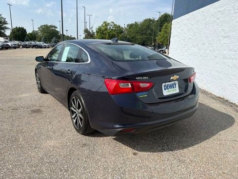 Used 2016 Chevrolet Malibu LT w/ Leather Package FWD image 3