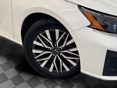 Used 2025 Nissan Altima 2.5 SV FWD image 26
