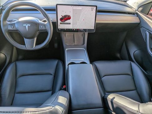 Used 2021 Tesla Model Y Long Range image 18