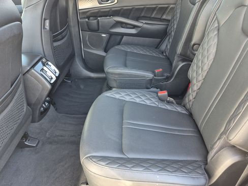 Used 2023 Kia Sorento SX AWD/4WD image 17