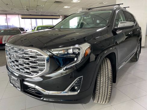 Used 2019 GMC Terrain Denali w/ Driver Alert Package II image 3