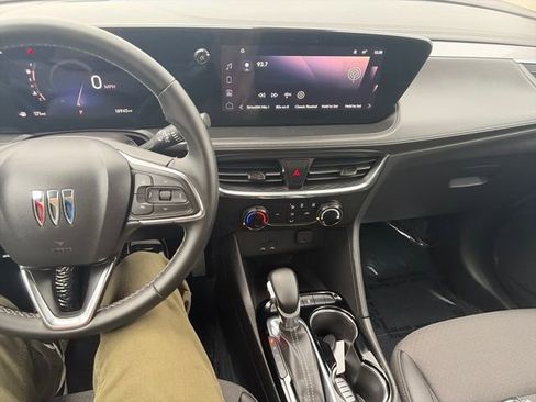 Used 2025 Buick Encore GX Preferred image 17