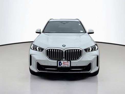 Used 2025 BMW X5 xDrive40i w/ Parking Assistance Package image 2
