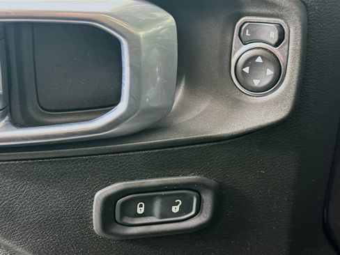 Used 2021 Jeep Wrangler Sport S image 15