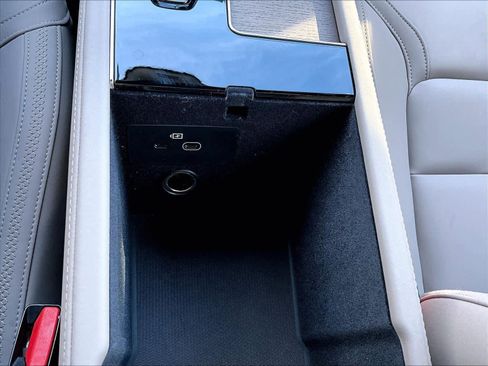 Used 2026 Volvo XC90 B5 Plus image 35