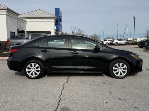 Used 2022 Toyota Corolla LE image 8