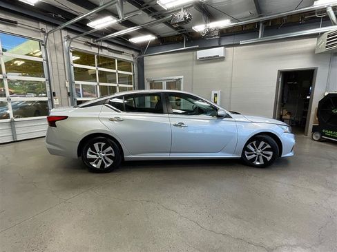 Used 2021 Nissan Altima 2.5 S FWD image 6