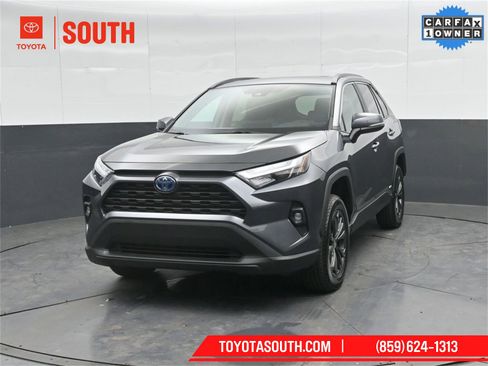 Used 2023 Toyota RAV4 XLE Premium image 6