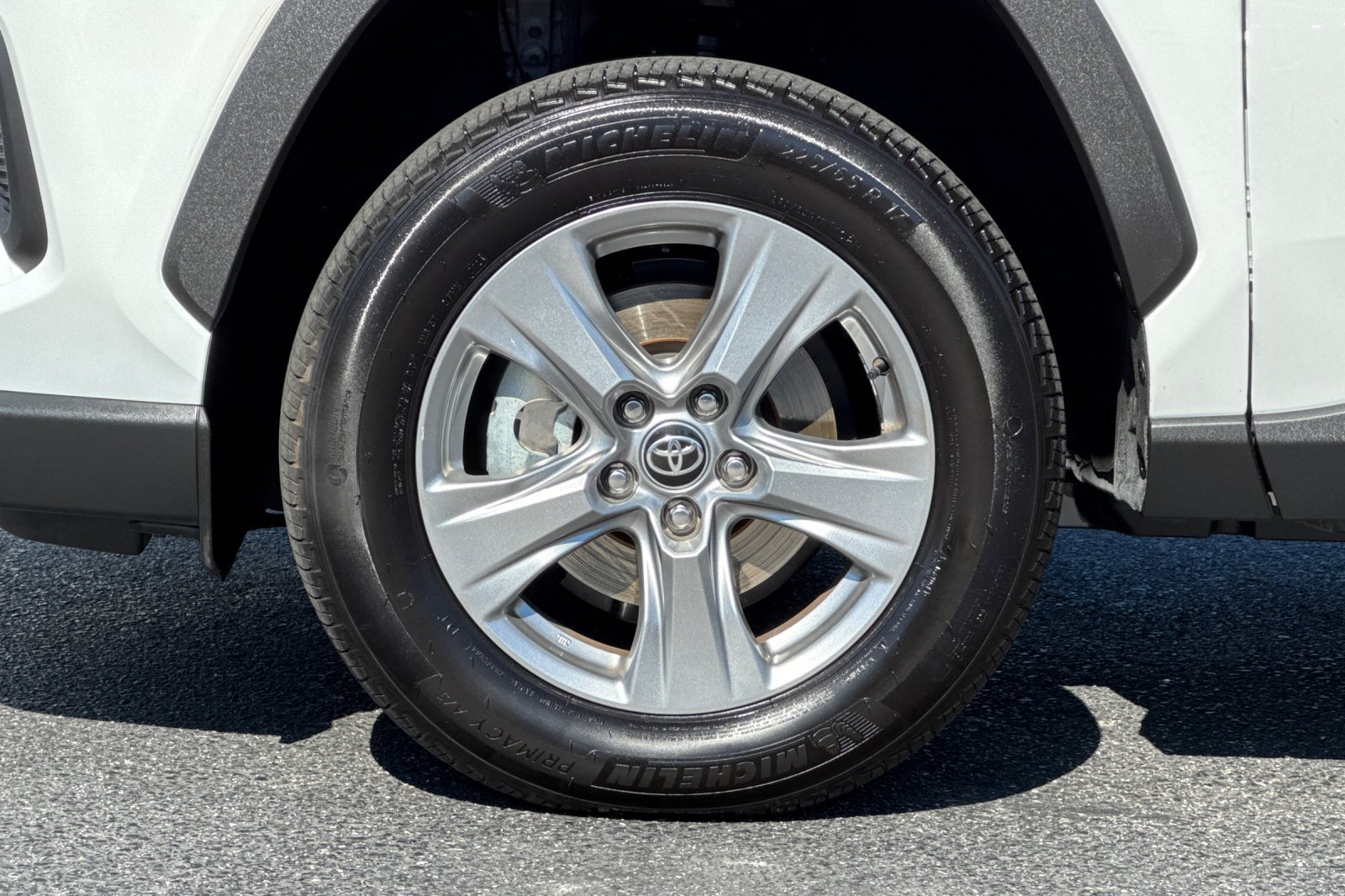 Used 2024 Toyota RAV4 XLE w/ Convenience Package FWD image 13