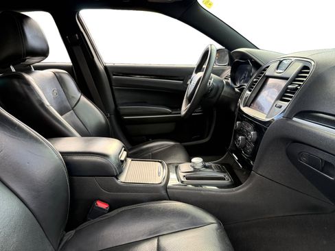 Used 2022 Chrysler 300 S w/ Comfort Group image 14